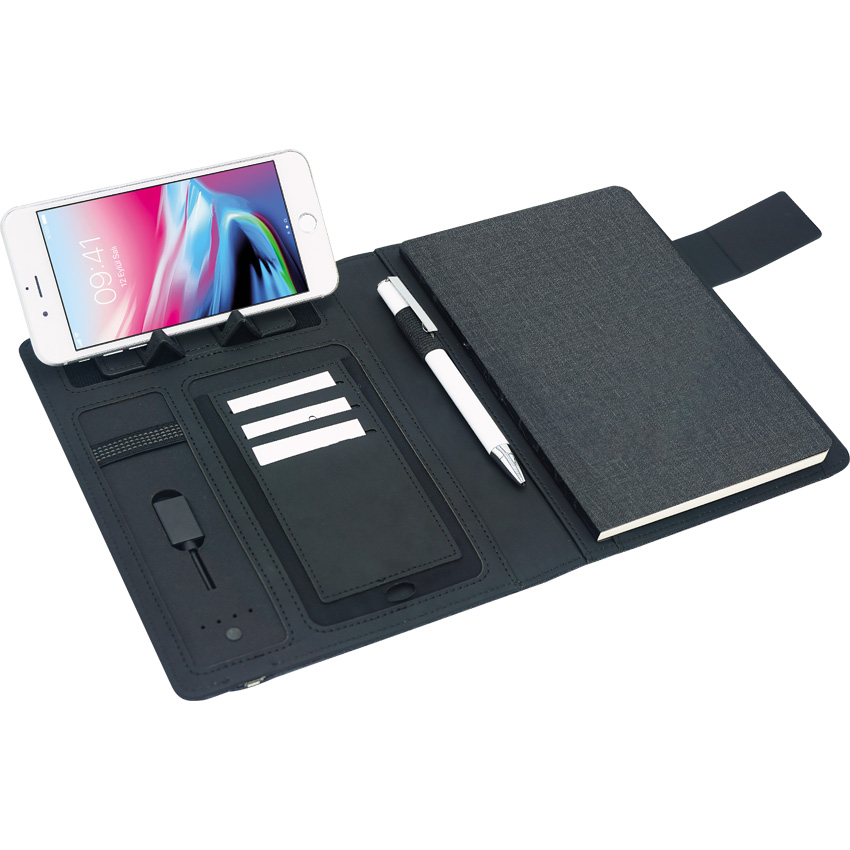 PT-233-pwb_205 Powerbank Organizer 6500 mAh Batarya: A+ Lithium Polymer Gösterge: 4 Kademeli LED Işıklı Gösterge Giriş: DC5V 1A (MAX) / Micro Çıkış: DC5V 2.1A (MAX) / 1 USB Materyal: PU (Polyurethane) Kablo: 1.5A (MAX) Micro   Defter Ajanda ve Tablet tutucu özellikleri bulunmaktadır Lütfen telefonunuzu kendi orjinal kablosu ile kullanınız Bataryalarımız test edilmiş olup 2 yıl garantilidir.